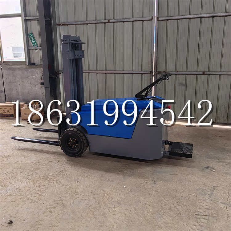 管城回族区全电动叉车插腿式堆高车液压装卸车1.5吨升高小型站驾式铲车